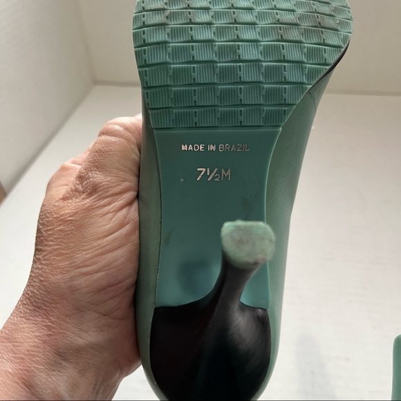 TWO LIPS TEAL GREEN PUMPS - Picture 11 of 11
